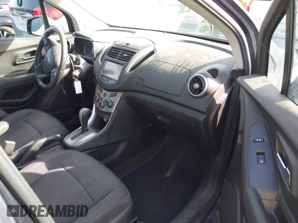 2016 Chevrolet Trax LT with VIN 3GNCJLSB2GL223395, listed as a IAAI auction lot 41697994 with 117,487 mi miles. Bid and sale history available at carsss.com. Image 5.