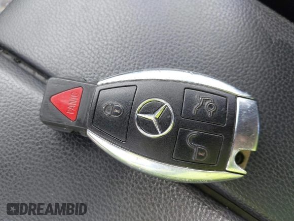 2013 Mercedes-Benz C 250 z VIN WDDGJ4HB3DG099831, wystawiony jako IAAI lot #42430715 z przebiegiem 156 321 mil mil oraz . Historia ofert i sprzedaży dostępna na DreamBid. Obrazek 11.