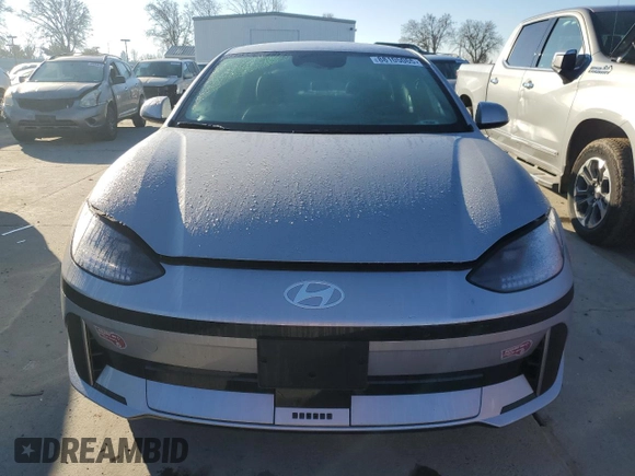 2024 Hyundai Ioniq 6 SEL z VIN KMHM34AA6RA062464, wystawiony jako Copart lot #88105065 z przebiegiem 3 947 mil mil oraz Szkoda całkowita • Salvage title. Historia ofert i sprzedaży dostępna na DreamBid. Obrazek 5.