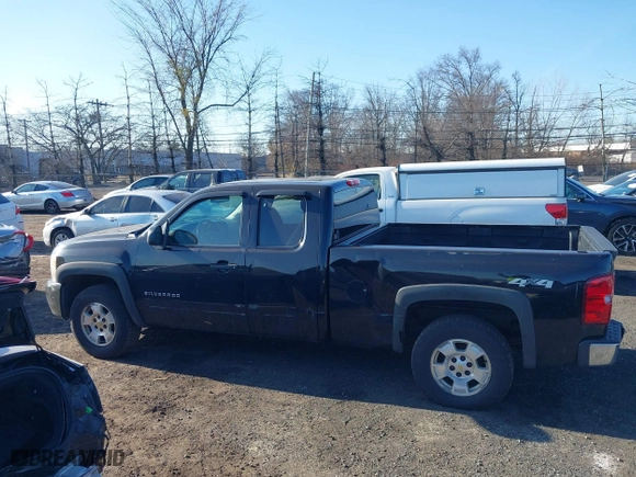 2010 Chevrolet Silverado 1500 LT with VIN 1GCSKSE33AZ281726, listed as a IAAI auction lot 41737456 with 270,711 mi miles. Bid and sale history available at carsss.com. Image 15.