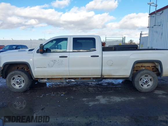 2018 GMC Sierra 2500HD z VIN 1GT12REY1JF180704, wystawiony jako IAAI lot #41157499 z przebiegiem 200 270 mil mil oraz . Historia ofert i sprzedaży dostępna na DreamBid. Obrazek 15.
