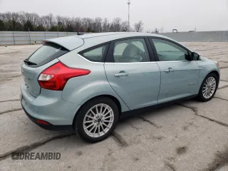 2013 Ford Focus Electric z VIN 1FADP3R46DL146756, wystawiony jako Copart lot #43419335 z przebiegiem 57 142 mil mil oraz Szkody całkowita. Historia ofert i sprzedaży dostępna na DreamBid. Obrazek 3.