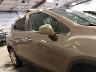 2022 Chevrolet Trax LS z VIN KL7CJNSM5NB509906, wystawiony jako IAAI lot #41833742 z przebiegiem 29 592 mil mil oraz . Historia ofert i sprzedaży dostępna na DreamBid. Obrazek 13.