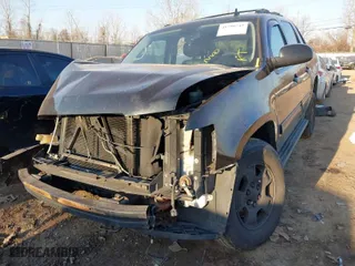 2010 Chevrolet Avalanche LT with VIN 3GNVKFE0XAG134529, listed as a IAAI auction lot 41780745 with 151,150 mi miles. Bid and sale history available at carsss.com. Image 6.