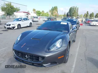 2010 Ferrari California с VIN ZFF65LJA7A0168421, выставлен на аукционе IAAI как лот 42178913 с пробегом Не указан миль и . История ставок и продаж доступна на DreamBid. Изображение 6.