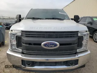 2019 Ford Super Duty F-250 SRW XL with VIN 1FT7W2A68KEE62694, listed as a Copart auction lot 82036854 with 153,678 mi miles and Salvage Title. Bid and sale history available at carsss.com. Image 5.