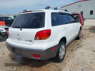2004 Mitsubishi Outlander LS with VIN JA4LZ31F04U060022, listed as a IAAI auction lot 41775408 with 83,515 mi miles. Bid and sale history available at carsss.com. Image 4.