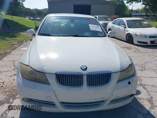 2007 BMW 3 Series 335i z VIN WBAVB73597VF54067, wystawiony jako IAAI lot #42139302 z przebiegiem Nie podano mil oraz . Historia ofert i sprzedaży dostępna na DreamBid. Obrazek 6.