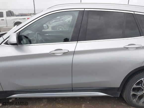 2020 BMW X1 xDrive28i with VIN WBXJG9C00L5S00032, listed as a IAAI auction lot 41834466 with 70,763 mi miles. Bid and sale history available at carsss.com. Image 15.