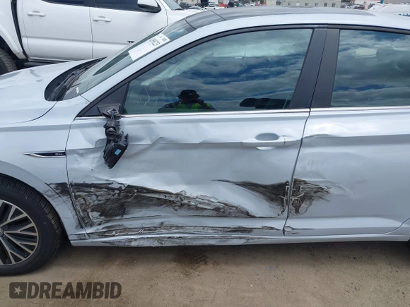 2019 Volkswagen Jetta SEL с VIN 3VWE57BUXKM063071, выставлен на аукционе IAAI как лот 42058223 с пробегом 96 597 миль миль и . История ставок и продаж доступна на DreamBid. Изображение 6.