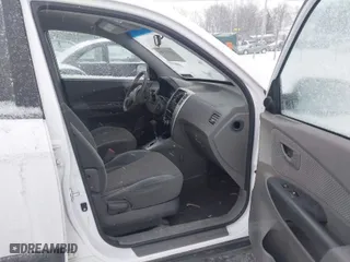 2008 Hyundai Tucson SE with VIN KM8JN72D98U799243, listed as a IAAI auction lot 41029346 with 101,345 mi miles. Bid and sale history available at carsss.com. Image 5.