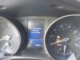 2018 Toyota C-HR XLE z VIN NMTKHMBX4JR049041, wystawiony jako IAAI lot #42038397 z przebiegiem 74 930 mil mil oraz . Historia ofert i sprzedaży dostępna na DreamBid. Obrazek 7.