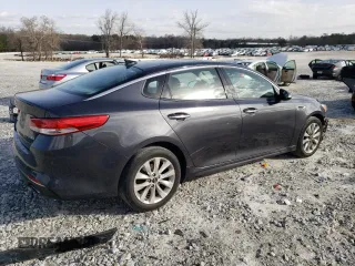2017 Kia Optima EX with VIN 5XXGU4L34HG143236, listed as a Copart auction lot 49282095 with 152,818 mi miles and Salvage Title. Bid and sale history available at carsss.com. Image 3.