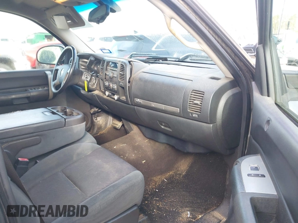 2009 Chevrolet Silverado 1500 LT with VIN 3GCEC23J79G164044, listed as a IAAI auction lot 41829225 with 207,650 mi miles. Bid and sale history available at carsss.com. Image 5.