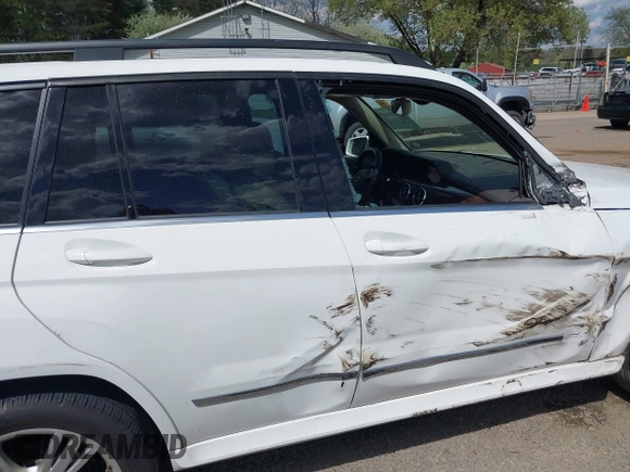 2014 Mercedes-Benz GLK 350 with VIN WDCGG8JB4EG310508, listed as a IAAI auction lot 42113403 with 125,859 mi miles and . Bid and sale history available at DreamBid. Image 18.