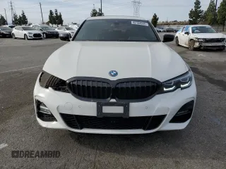 2022 BMW 3 Series 330e with VIN 3MW5P7J00N8C57811, listed as a Copart auction lot 42154045 with 29,705 mi miles and Salvage Title. Bid and sale history available at carsss.com. Image 5.
