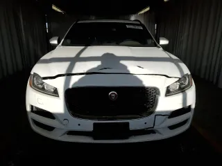 2018 Jaguar F-PACE 25t Premium with VIN SADCJ2FX1JA328814, listed as a Copart auction lot 48051255 with 96,428 mi miles and Clean Title. Bid and sale history available at carsss.com. Image 5.