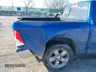 2018 Ram 1500 Big Horn z VIN 3C6RR7LG5JG203226, wystawiony jako IAAI lot #41236613 z przebiegiem 109 110 mil mil oraz . Historia ofert i sprzedaży dostępna na DreamBid. Obrazek 17.