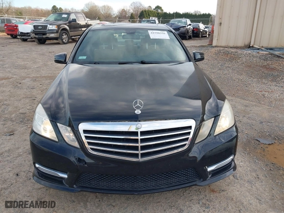 2013 Mercedes-Benz E-Class E 350 Luxury with VIN WDDHF5KB2DA715641, listed as a IAAI auction lot 41598326 with 89,060 mi miles. Bid and sale history available at carsss.com. Image 12.