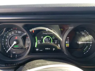 2024 Jeep Wrangler Rubicon with VIN 1C4RJXR69RW132849, listed as a Copart auction lot 48237325 with 18,725 mi miles and Salvage Title. Bid and sale history available at DreamBid. Image 9.