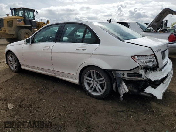 2013 Mercedes-Benz C 250 Sport с VIN WDDGF4HB7DA741925, выставлен на аукционе Copart как лот 51016215 с пробегом 104 059 миль миль и Списание • Salvage title. История ставок и продаж доступна на DreamBid. Изображение 2.