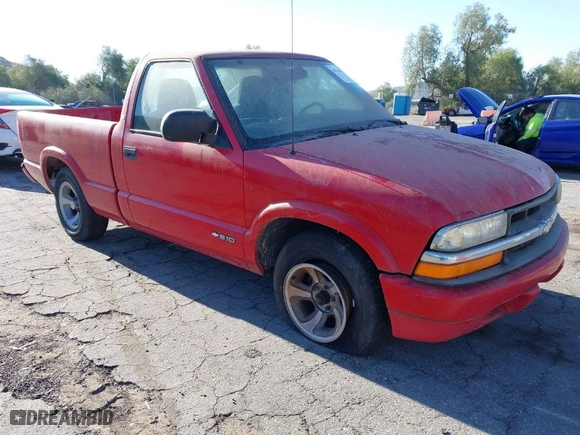 2000 Chevrolet S-10 LS with VIN 1GCCS1446Y8107335, listed as a IAAI auction lot 41754512 with 222,765 mi miles. Bid and sale history available at carsss.com. Image 1.