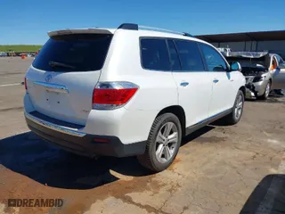 2013 Toyota Highlander Limited with VIN 5TDDK3EH4DS175365, listed as a IAAI auction lot 41840167 with 147,878 mi miles. Bid and sale history available at carsss.com. Image 4.