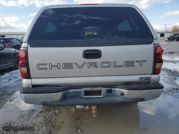 2004 Chevrolet Silverado 1500 Work Truck with VIN 1GCEC19X44Z249745, listed as a Copart auction lot 88079725 with 211,685 mi miles and Clean Title. Bid and sale history available at carsss.com. Image 6.