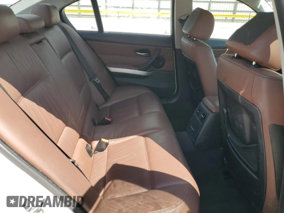 2006 BMW 3 Series 330i с VIN WBAVB33536PS19010, выставлен на аукционе Copart как лот 52313985 с пробегом 262 388 миль миль и Чистый • Clean title. История ставок и продаж доступна на DreamBid. Изображение 10.