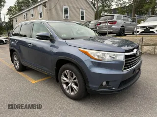2015 Toyota Highlander XLE with VIN 5TDJKRFH2FS201565, listed as a Copart auction lot 63618945 with 173,689 mi miles and Clean title. Bid and sale history available at DreamBid. Image 4.