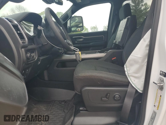 2025 Ram 1500 Big Horn с VIN 1C6RREFP6SN612912, выставлен на аукционе Copart как лот 51626725 с пробегом 3 886 миль миль и Списание • Salvage title. История ставок и продаж доступна на DreamBid. Изображение 7.