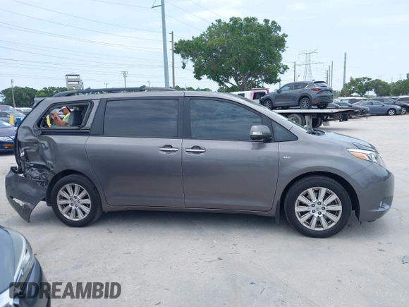 2017 Toyota Sienna XLE z VIN 5TDDZ3DC6HS147381, wystawiony jako IAAI lot #42340349 z przebiegiem 137 246 mil mil oraz . Historia ofert i sprzedaży dostępna na DreamBid. Obrazek 13.