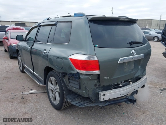 2013 Toyota Highlander Limited with VIN 5TDYK3EHXDS131968, listed as a IAAI auction lot 41610685 with 131,413 mi miles. Bid and sale history available at carsss.com. Image 3.