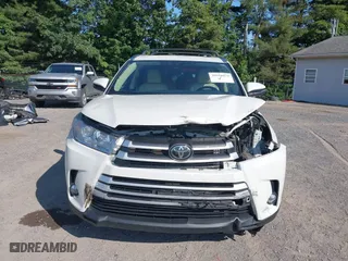2019 Toyota Highlander SE with VIN 5TDJZRFH3KS626556, listed as a IAAI auction lot 39958875 with 75,053 mi miles. Bid and sale history available at carsss.com. Image 13.