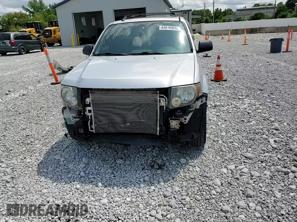 2011 Ford Escape XLT z VIN 1FMCU9DG8BKA85654, wystawiony jako Copart lot #64616925 z przebiegiem 188 948 mil mil oraz Szkoda całkowita • Salvage title. Historia ofert i sprzedaży dostępna na DreamBid. Obrazek 15.
