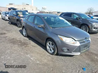 2013 Ford Focus SE with VIN 1FADP3F26DL135579, listed as a IAAI auction lot 41951255 with 100,000 mi miles. Bid and sale history available at carsss.com. Image 1.
