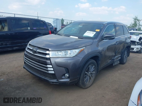 2019 Toyota Highlander SE z VIN 5TDJZRFHXKS586184, wystawiony jako IAAI lot #42414798 z przebiegiem 165 814 mil mil oraz . Historia ofert i sprzedaży dostępna na DreamBid. Obrazek 17.