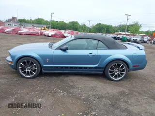 2006 Ford Mustang Standard с VIN 1ZVHT84N765220050, выставлен на аукционе IAAI как лот 42231993 с пробегом 123 880 миль миль и . История ставок и продаж доступна на DreamBid. Изображение 14.