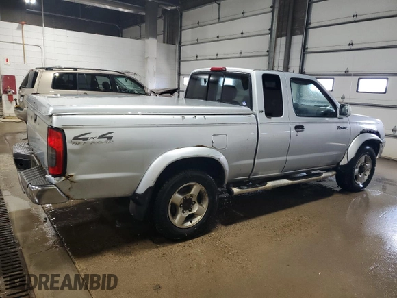 2000 Nissan Frontier XE z VIN 1N6ED26Y2YC369789, wystawiony jako Copart lot #53255695 z przebiegiem 165 792 mil mil oraz Czysty tytuł • Clean title. Historia ofert i sprzedaży dostępna na DreamBid. Obrazek 3.