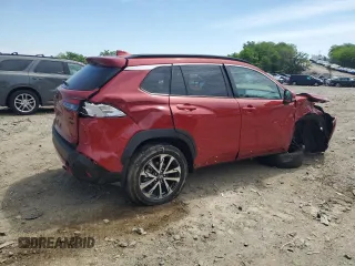 2022 Toyota Corolla Cross XLE z VIN 7MUDAABG5NV005882, wystawiony jako Copart lot #56690265 z przebiegiem 6427 mil mil oraz Szkody całkowita. Historia ofert i sprzedaży dostępna na DreamBid. Obrazek 3.