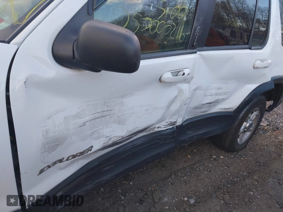 2002 Ford Explorer XLT z VIN 1FMZU73W42UD56821, wystawiony jako IAAI lot #41294683 z przebiegiem Nie podano mil oraz . Historia ofert i sprzedaży dostępna na DreamBid. Obrazek 6.
