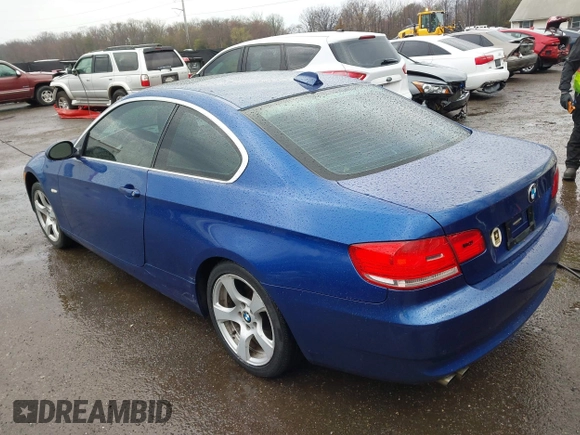 2007 BMW 3 Series 328i z VIN WBAWB335X7P130881, wystawiony jako IAAI lot #41863080 z przebiegiem 248 856 mil mil oraz . Historia ofert i sprzedaży dostępna na DreamBid. Obrazek 3.