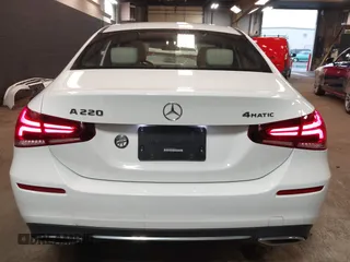 2021 Mercedes-Benz A 220 z VIN W1K3G4FB4MJ305001, wystawiony jako IAAI lot #41755631 z przebiegiem 74 322 mil mil oraz . Historia ofert i sprzedaży dostępna na DreamBid. Obrazek 17.