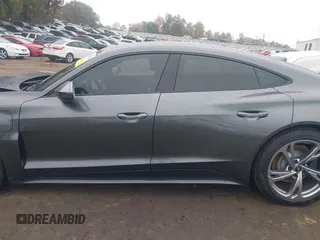 2024 Audi e-tron GT Premium Plus z VIN WAUFJBFW0R7000208, wystawiony jako IAAI lot #40787476 z przebiegiem 7 765 mil mil oraz . Historia ofert i sprzedaży dostępna na DreamBid. Obrazek 15.
