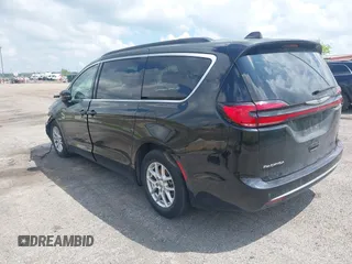 2022 Chrysler Pacifica Touring L z VIN 2C4RC1BG3NR146081, wystawiony jako IAAI lot #42271689 z przebiegiem 44 602 mil mil oraz . Historia ofert i sprzedaży dostępna na DreamBid. Obrazek 3.