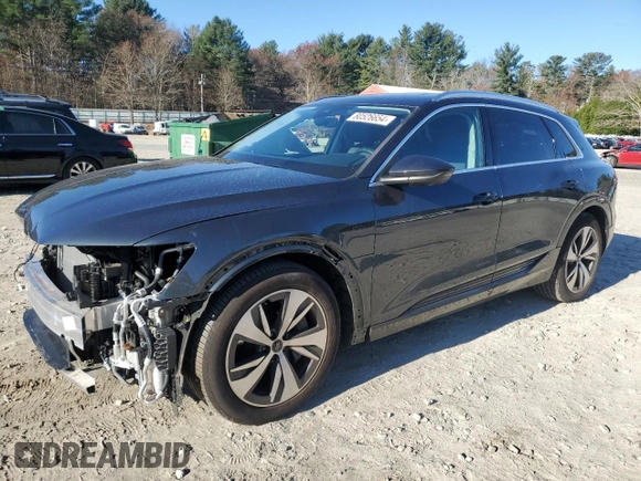 2024 Audi Q8 e-tron Premium Plus z VIN WA15AAGE2RB022720, wystawiony jako Copart lot #80526654 z przebiegiem 11 445 mil mil oraz Szkoda całkowita • Salvage title. Historia ofert i sprzedaży dostępna na DreamBid. Obrazek 1.