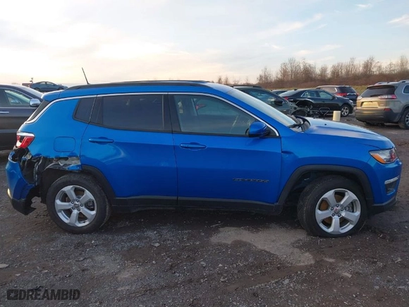 2020 Jeep Compass Latitude with VIN 3C4NJDBB4LT117516, listed as a IAAI auction lot 40964239 with 30,874 mi miles. Bid and sale history available at carsss.com. Image 14.