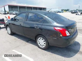 2014 Nissan Versa SV z VIN 3N1CN7AP8EL842374, wystawiony jako IAAI lot #42684858 z przebiegiem 123 734 mil mil oraz . Historia ofert i sprzedaży dostępna na DreamBid. Obrazek 3.