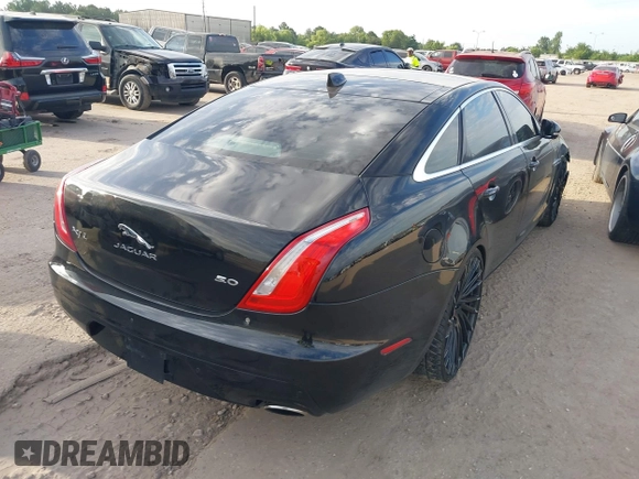 2016 Jaguar XJ Portfolio z VIN SAJWA2G7XG8W02522, wystawiony jako IAAI lot #42648111 z przebiegiem 83 701 mil mil oraz . Historia ofert i sprzedaży dostępna na DreamBid. Obrazek 4.