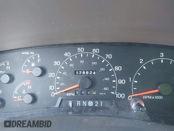 2001 Ford Excursion XLT z VIN 1FMNU41S11EB32749, wystawiony jako IAAI lot #42677214 z przebiegiem 178 624 mil mil oraz . Historia ofert i sprzedaży dostępna na DreamBid. Obrazek 7.